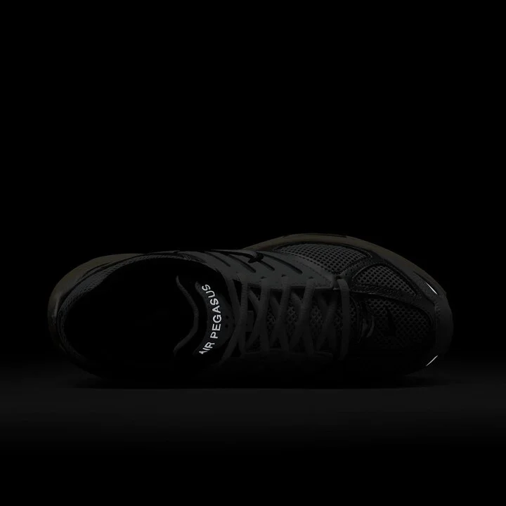 Air Pegasus 2005 Sneaker - Image 7