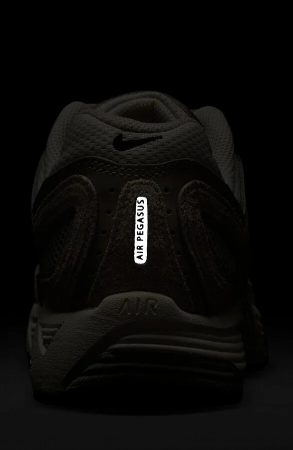 Air Pegasus 2005 Sneaker - Image 7