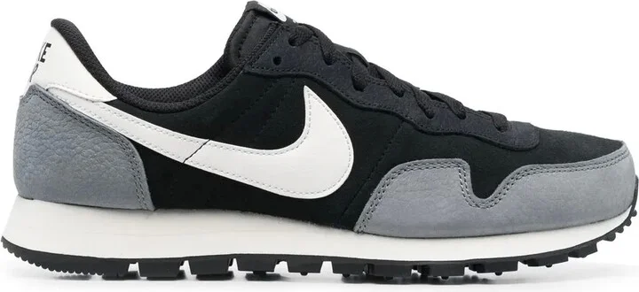 Air Pegasus 83 low-top sneakers