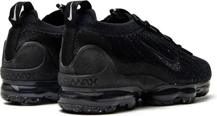 Air Vapormax 2021 Flyknit "Triple Black" sneakers - Image 3