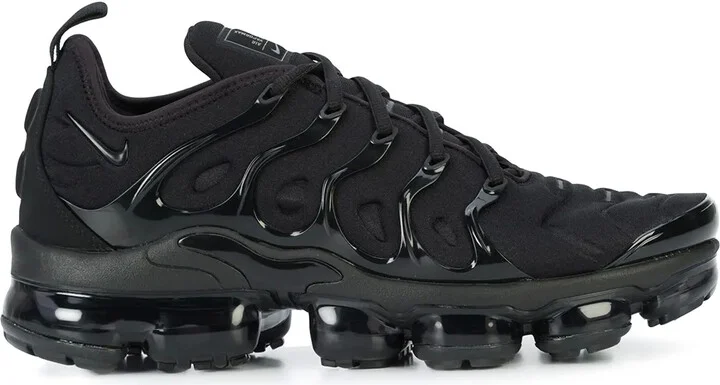 Air Vapormax Plus "Triple Black" sneakers