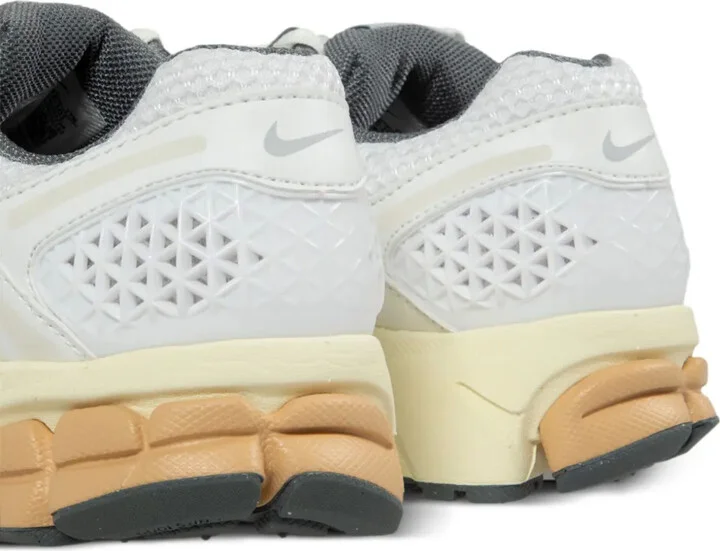 Air Zoom Vomero 5 sneakers - Image 3