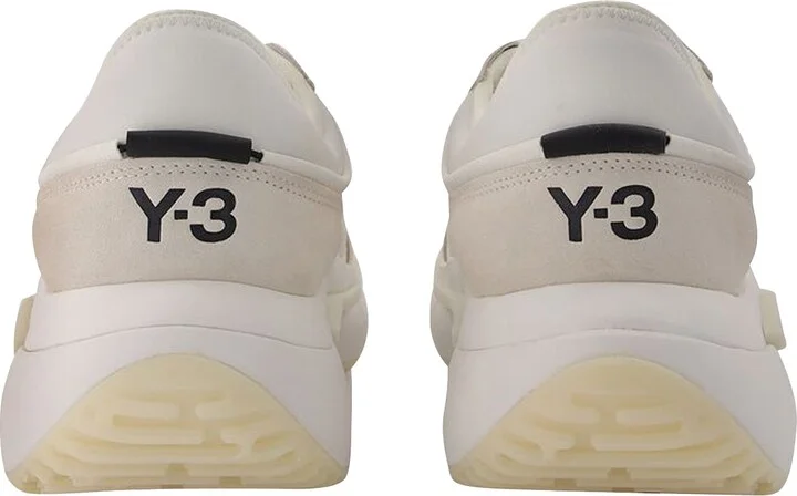 Ajatu Run Sneakers in White