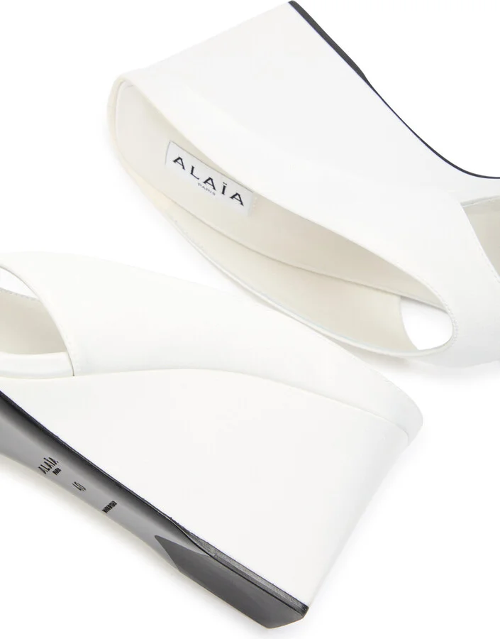 Alaïa Cube 75 Satin Thong Wedge Mules - Image 9