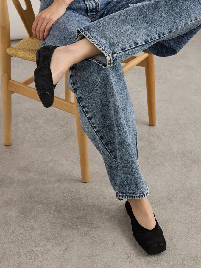 Alaïa - Leather-trimmed Suede Ballet Flats - Black - Image 2
