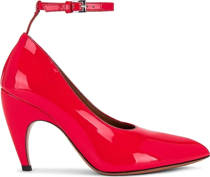 ALAÏA Shark Pump in Red