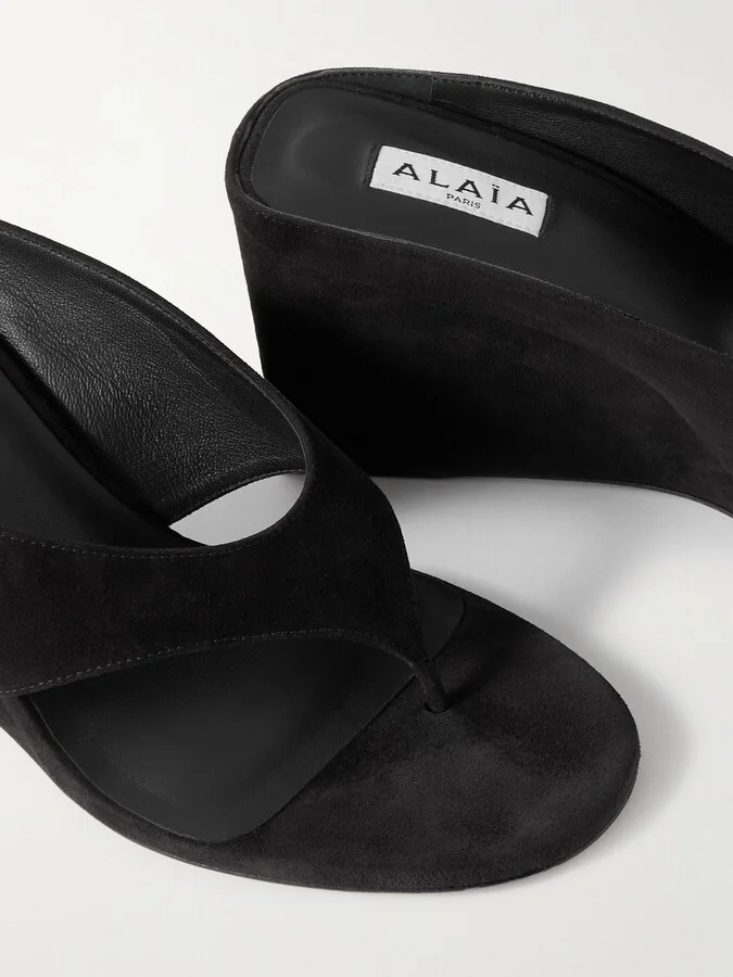 Alaïa - Tong 75 Suede Wedge Sandals - Black - Image 4