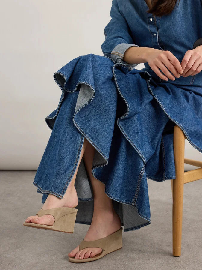 Alaïa - Tong 75 Suede Wedge Sandals - Neutrals - Image 2