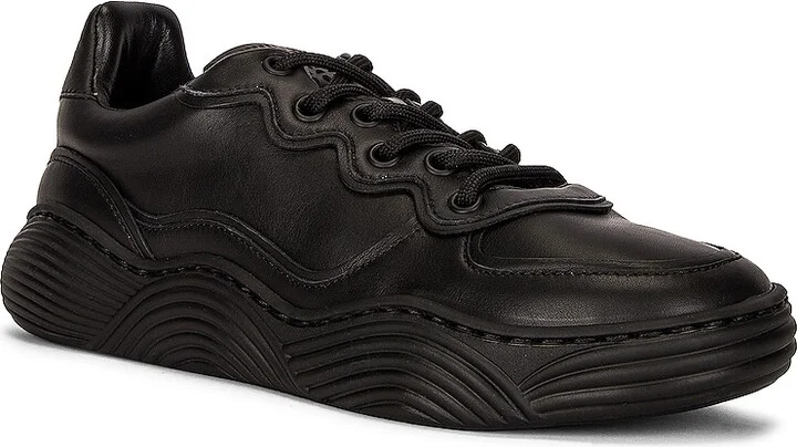 ALAÏA Veau Wave Sneakers in Black - Image 2