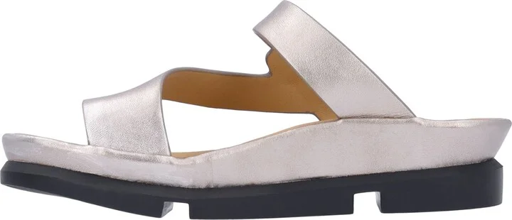 Alanza Toe Loop Sandal - Image 7