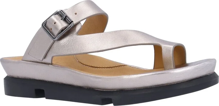 Alanza Toe Loop Sandal