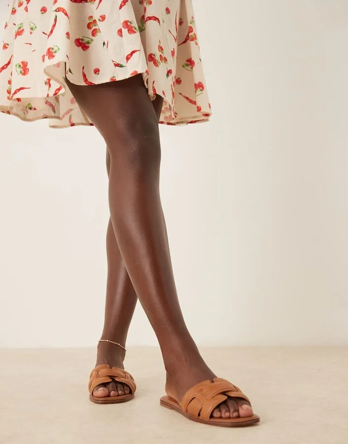 ALDO Elenaa padded flat sandals in tan leather - Image 2