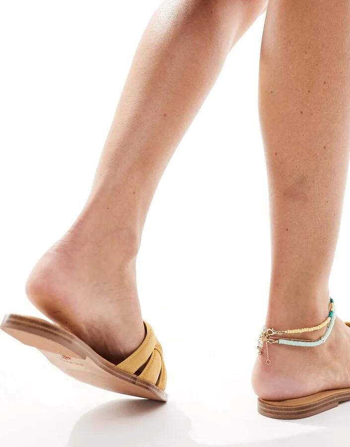 ALDO Elenaa padded flat sandals in yellow suede - Image 3