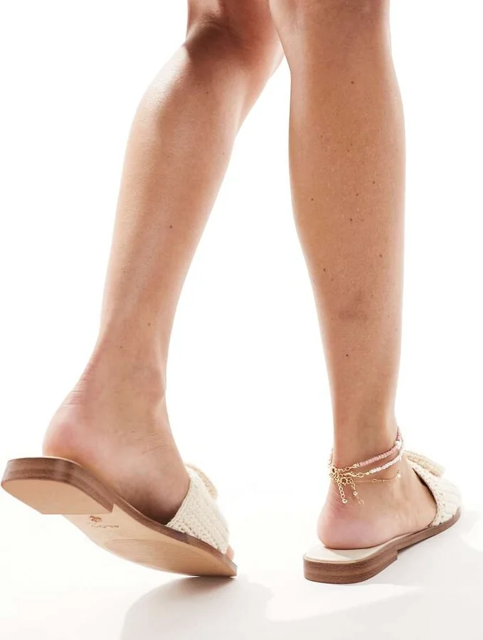 ALDO Sabbia shell crochet flat sandals in beige - Image 4