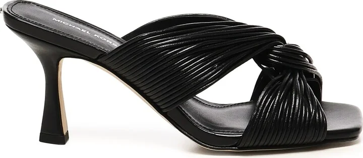 Alessia Mules