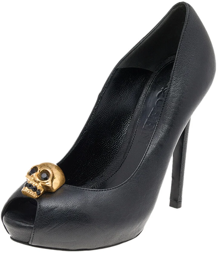 Alexander McQueen Black Leather Crystal Embellished Skull Peep Toe Pumps Size 35