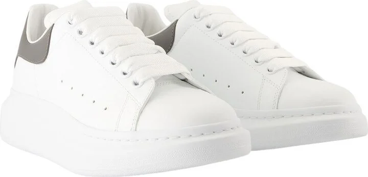 Alexander McQueen Sneakers Oversized - Image 2