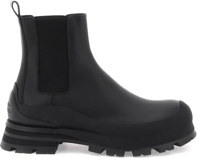 Alexander McQueen Wander Round-Toe Chelsea Boots