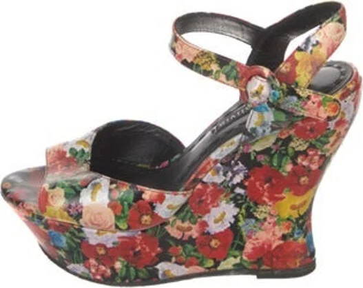 Alice + Olivia