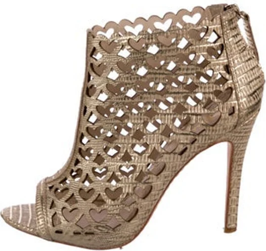 Alice + Olivia