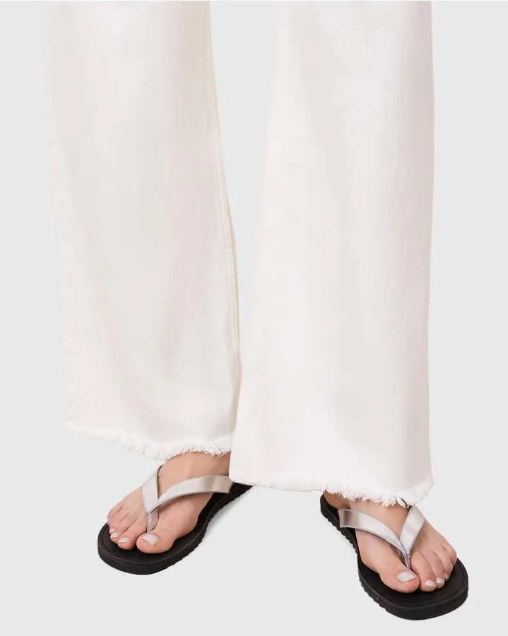 AllSaints Sydney leather thong sandals in silver - Image 2