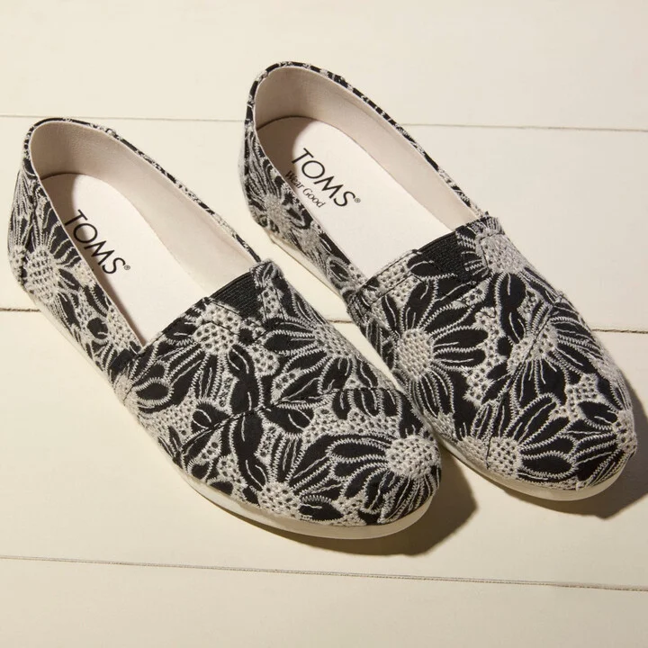 Alpargata Classic Floral Eyelet - Image 2