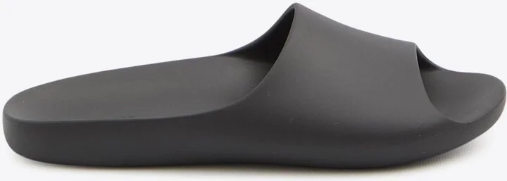 Ama Flat Slides