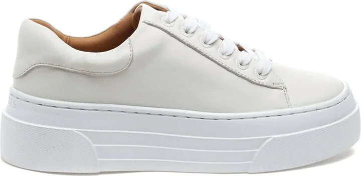 Amanda Sneaker In White