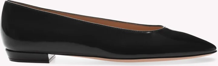 Amelia Flat