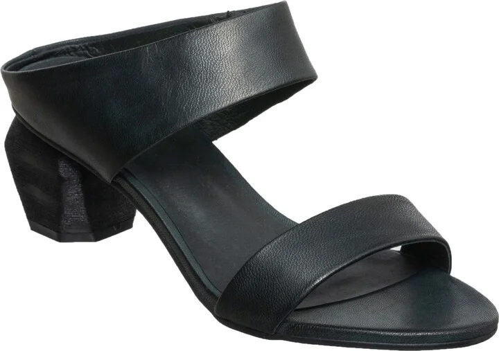Amelia Sandal