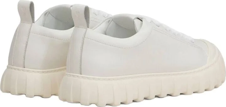 AMI Paris Sneakers - Image 3