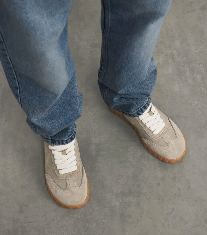Ami Paris Suede Low-Top Sneakers - Image 2