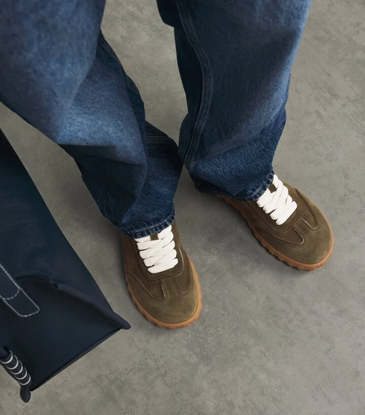 Ami Paris Suede Low-Top Sneakers - Image 2