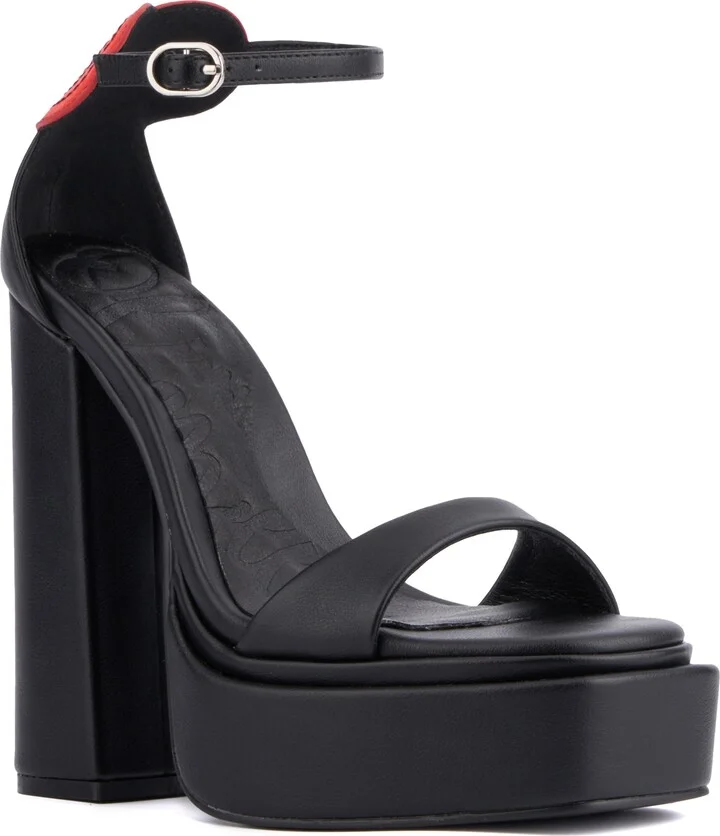 Amour Platform Sandal