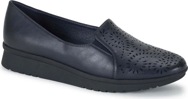 Amry Womens Perforated Faux Leather Slip-On Sneakers