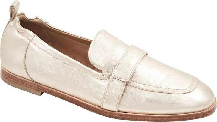 Andre Assous Cedar Leather Loafer