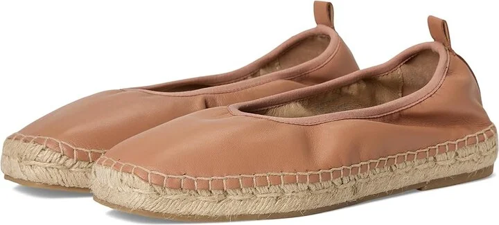 Andre Assous Geneva Women's Flat Shoes Camel : 7 M, Leather