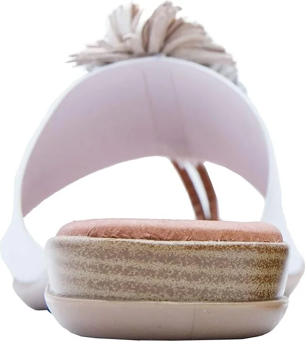 Andre Assous Novalee Featherweight Sandal Women's Shoes White/Metal : 5 M, Leather - Image 8