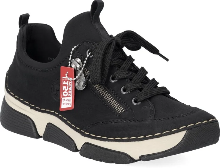 Angela Sneaker