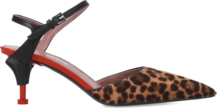 Animalier pumps