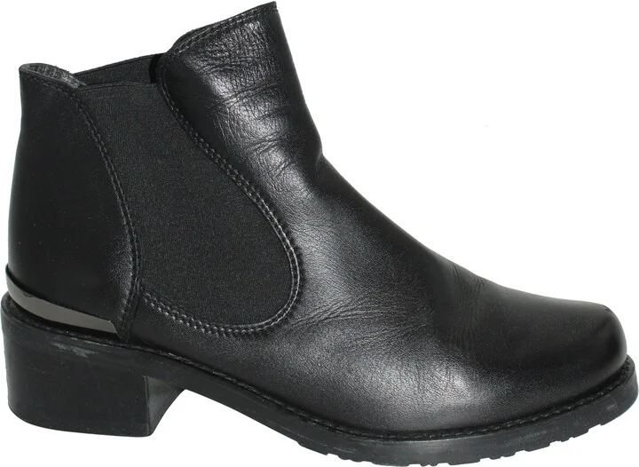 Ankle Boots in Black Leather