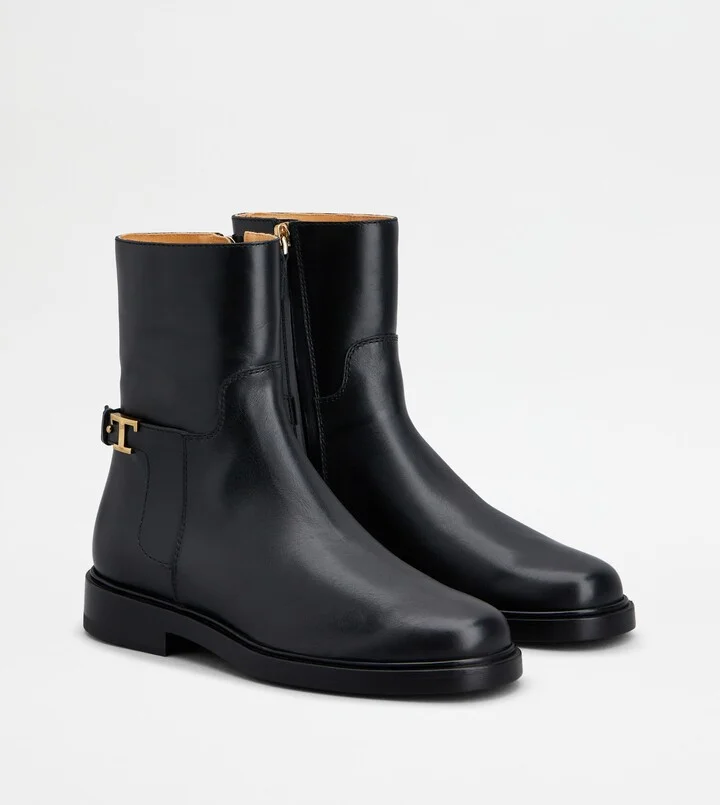 Ankle Boots in Leather - Image 2