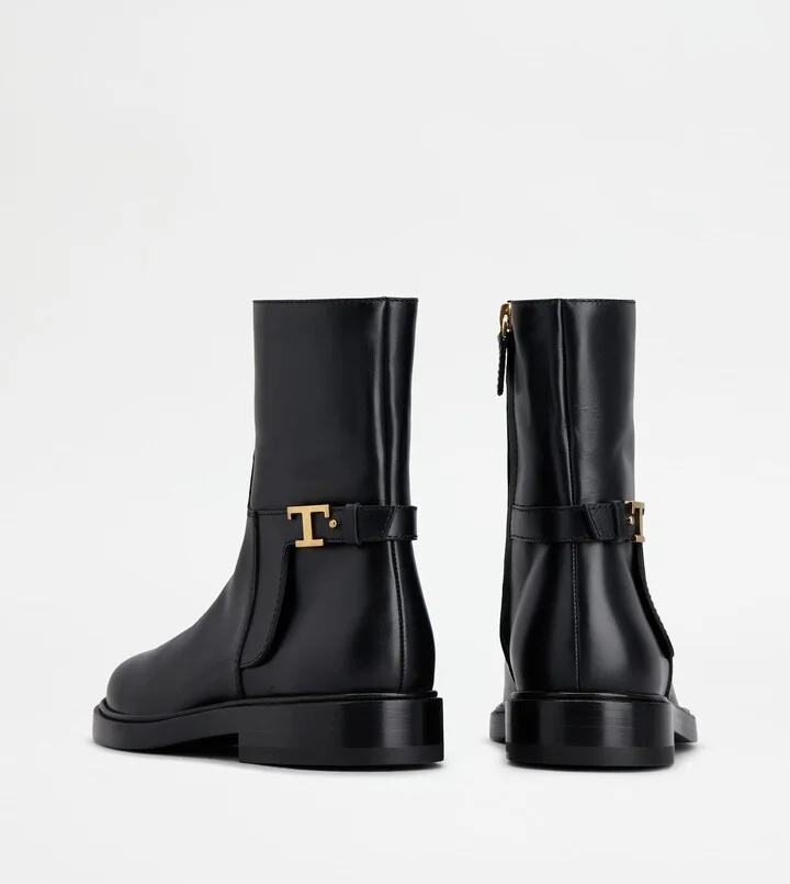Ankle Boots in Leather - Image 3