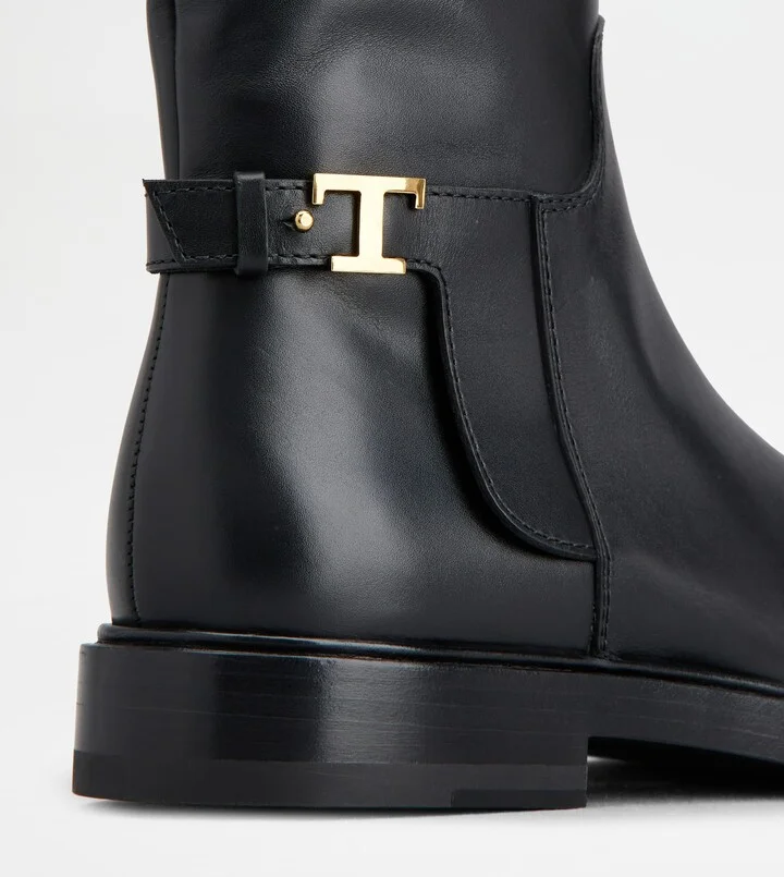 Ankle Boots in Leather - Image 5