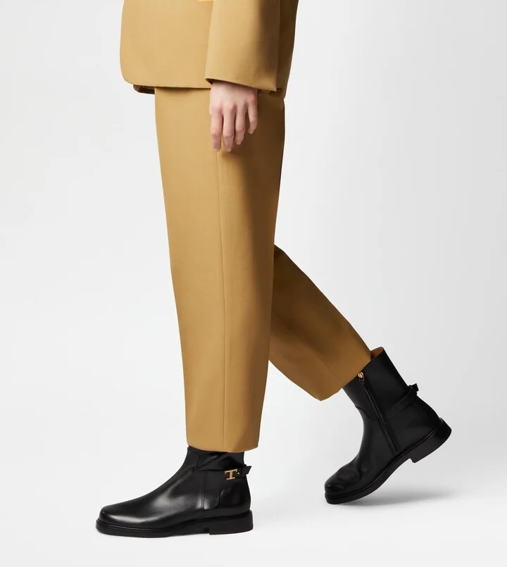 Ankle Boots in Leather - Image 6