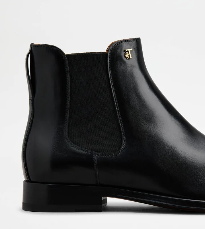 Ankle Boots in Leather - Image 5