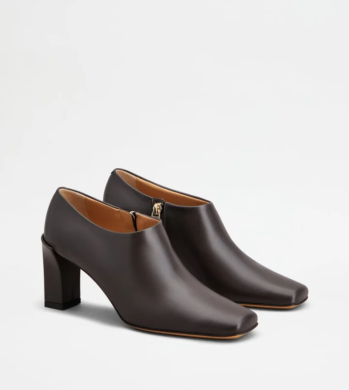Ankle Boots in Leather - Image 2