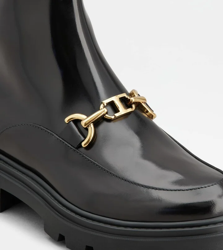 Ankle Boots in Leather - Image 5