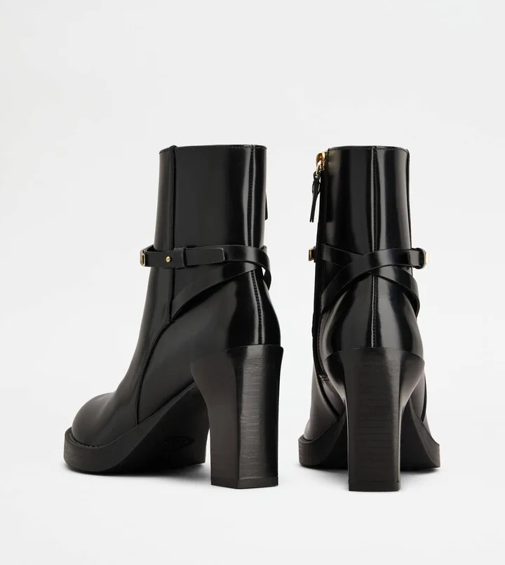 Ankle Boots in Leather - Image 3