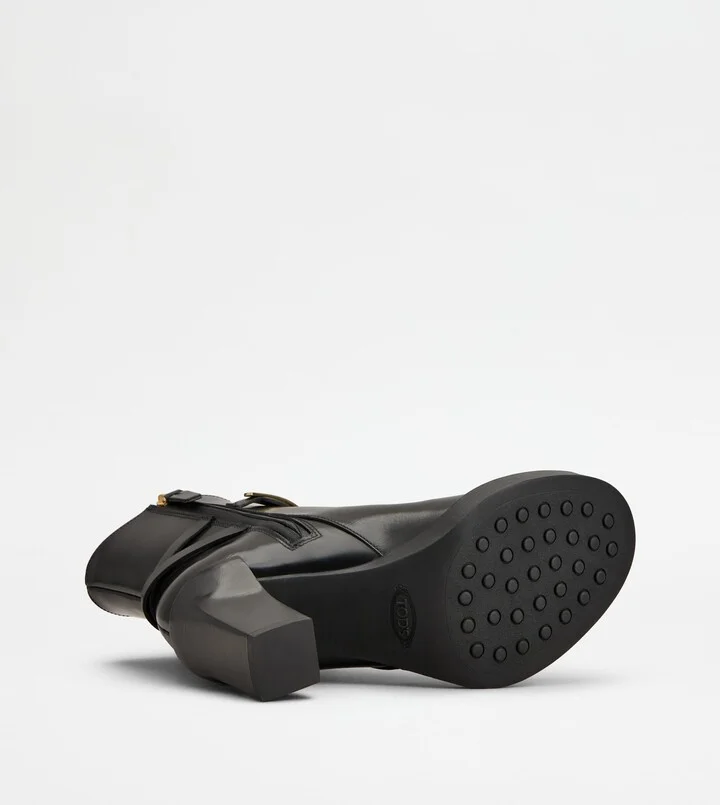 Ankle Boots in Leather - Image 4